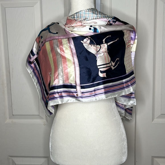 Western Style Horses Silk feel Scarf - Picture 7 of 10